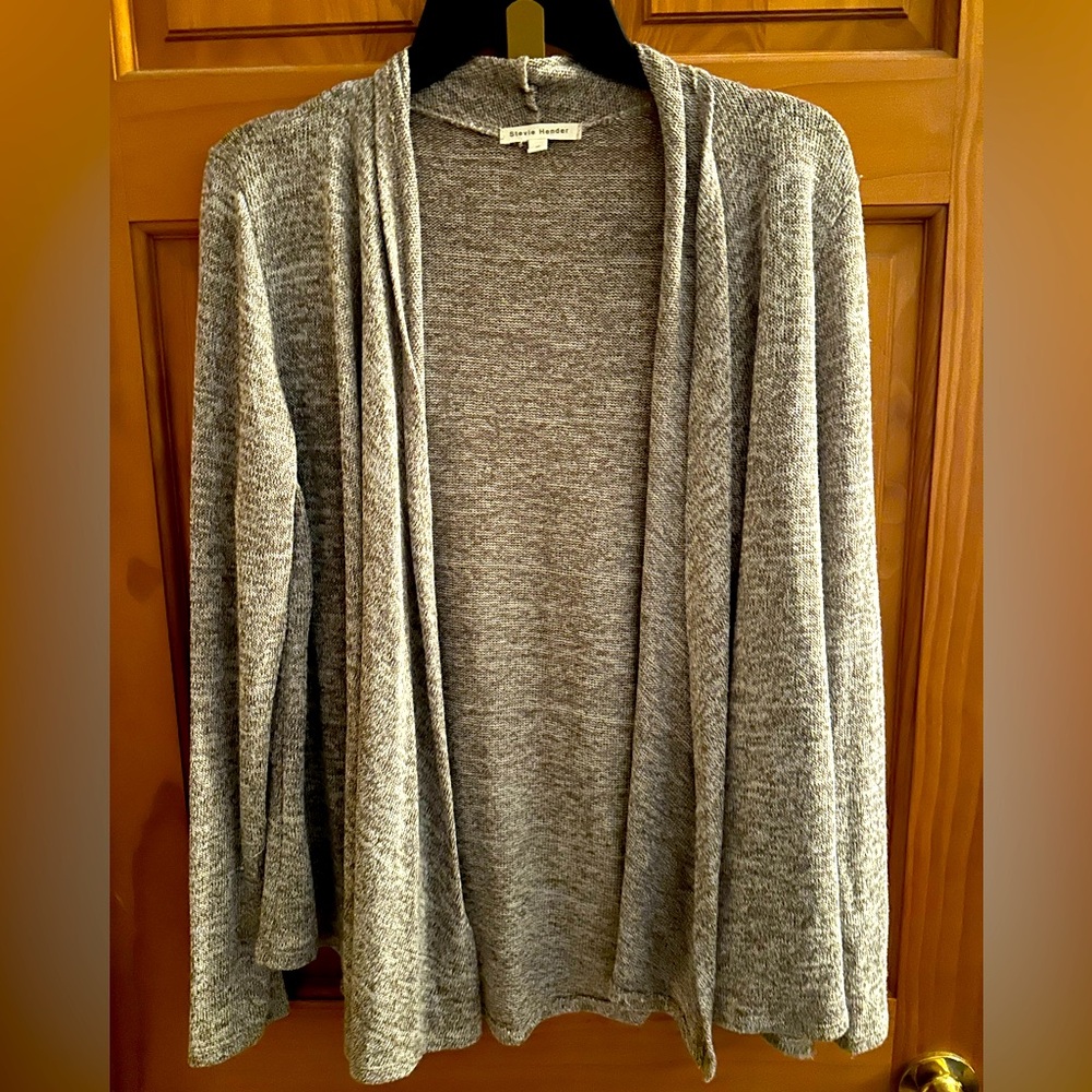 Women’s light weight grey cardigan sweater